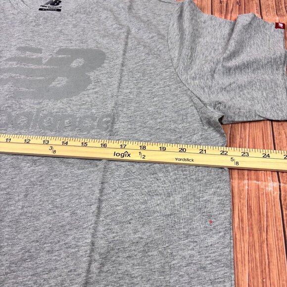 New Balance Gray Short Sleeve Athletic T-Shirt X-Large Lightweight Crewneck - Picture 5 of 9